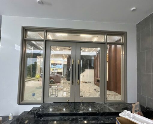 Cửa nhôm kính ra vào mẫu 04